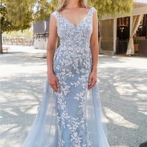V-Neck Light Blue Lace Bridal Gown with Sheer Tulle Skirt